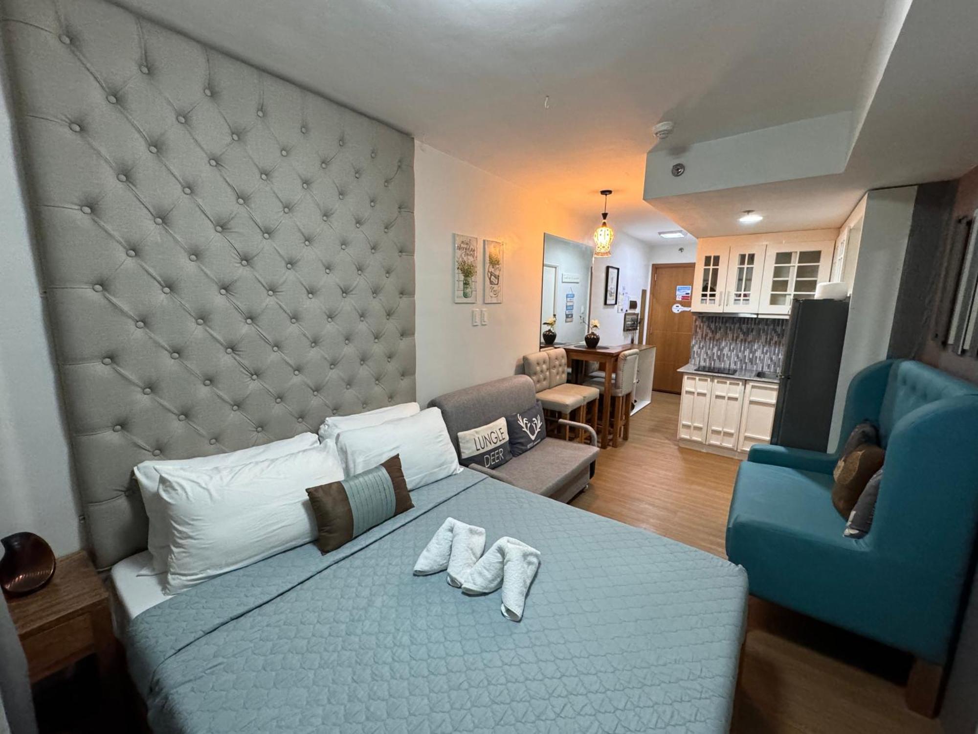 Cozyvilla At Pine Suites Tagaytay 2Br Or Studio With Free Parking 2Br In Basement Parking And Studio In Offsite Parking Tagaytay City Esterno foto