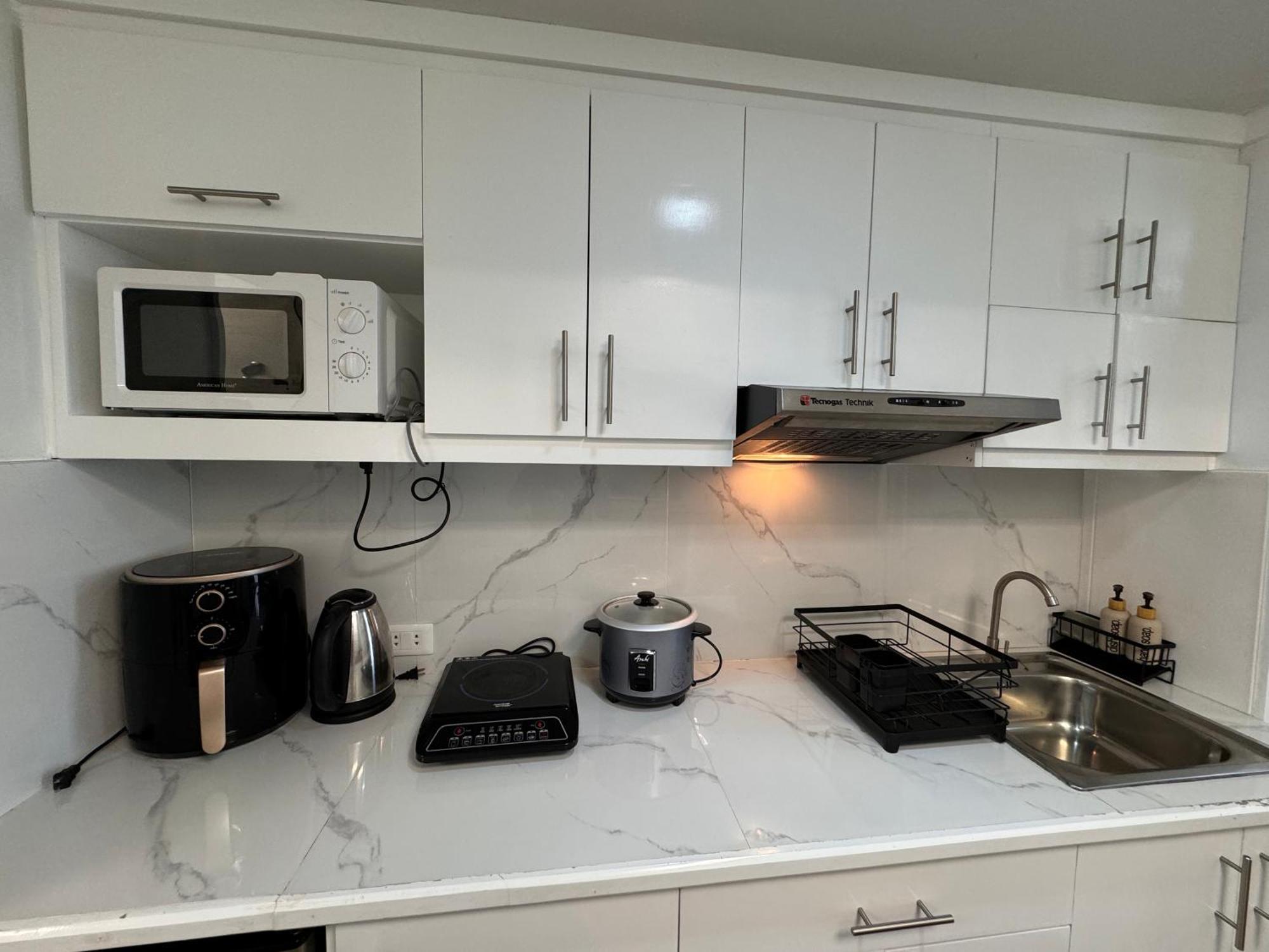 Cozyvilla At Pine Suites Tagaytay 2Br Or Studio With Free Parking 2Br In Basement Parking And Studio In Offsite Parking Tagaytay City Camera foto